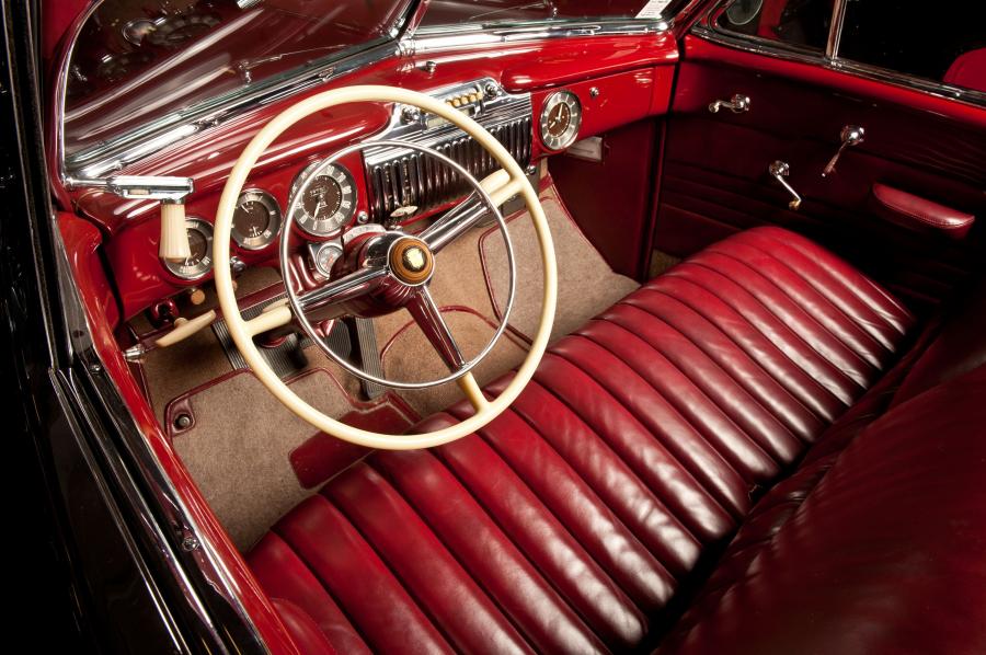  Cadillac Series 62 Convertible Coupe 1942 года  (фото 19 из 48)